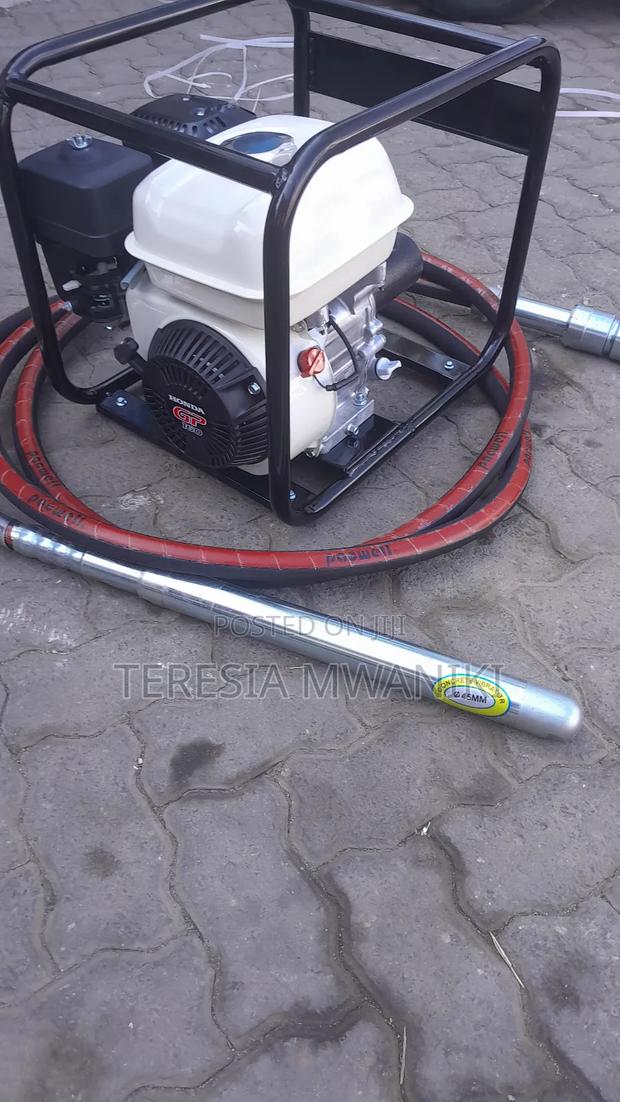 Original   Honda Vibrator/ Concrete  Vibrator - thumbnail 2