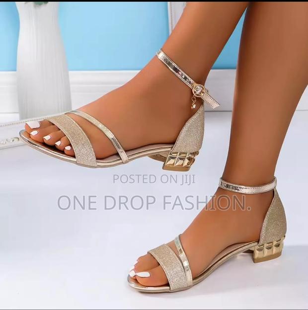 Classy Low Heels - thumbnail 3