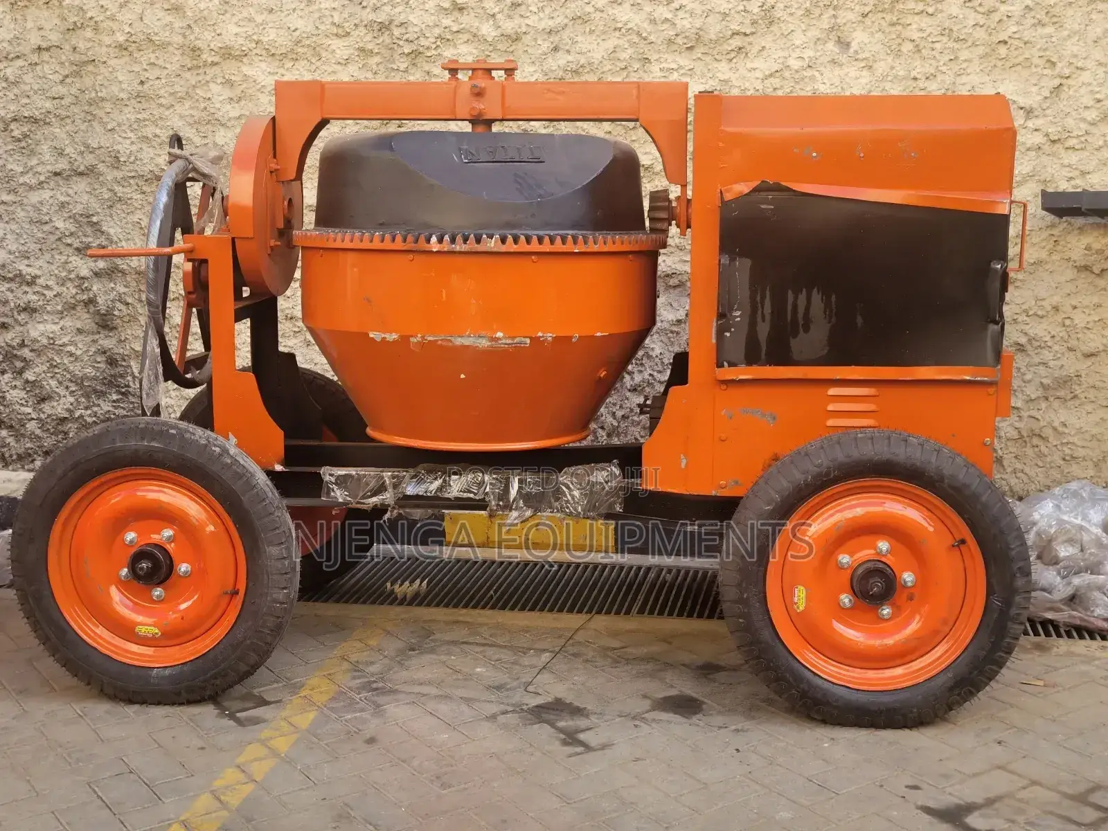 Concrete Mixer Machine With Heavy Duty Diesel Engine