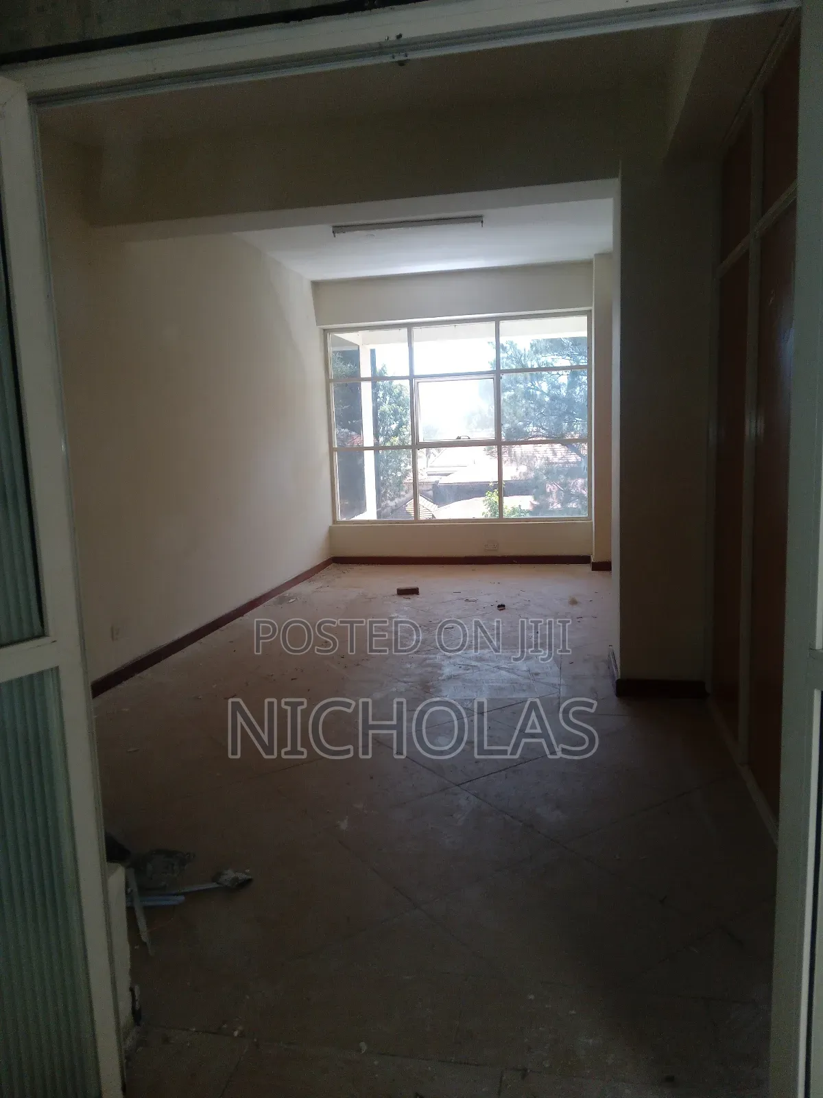 Showrooms, Warehouse and Offices Tolet