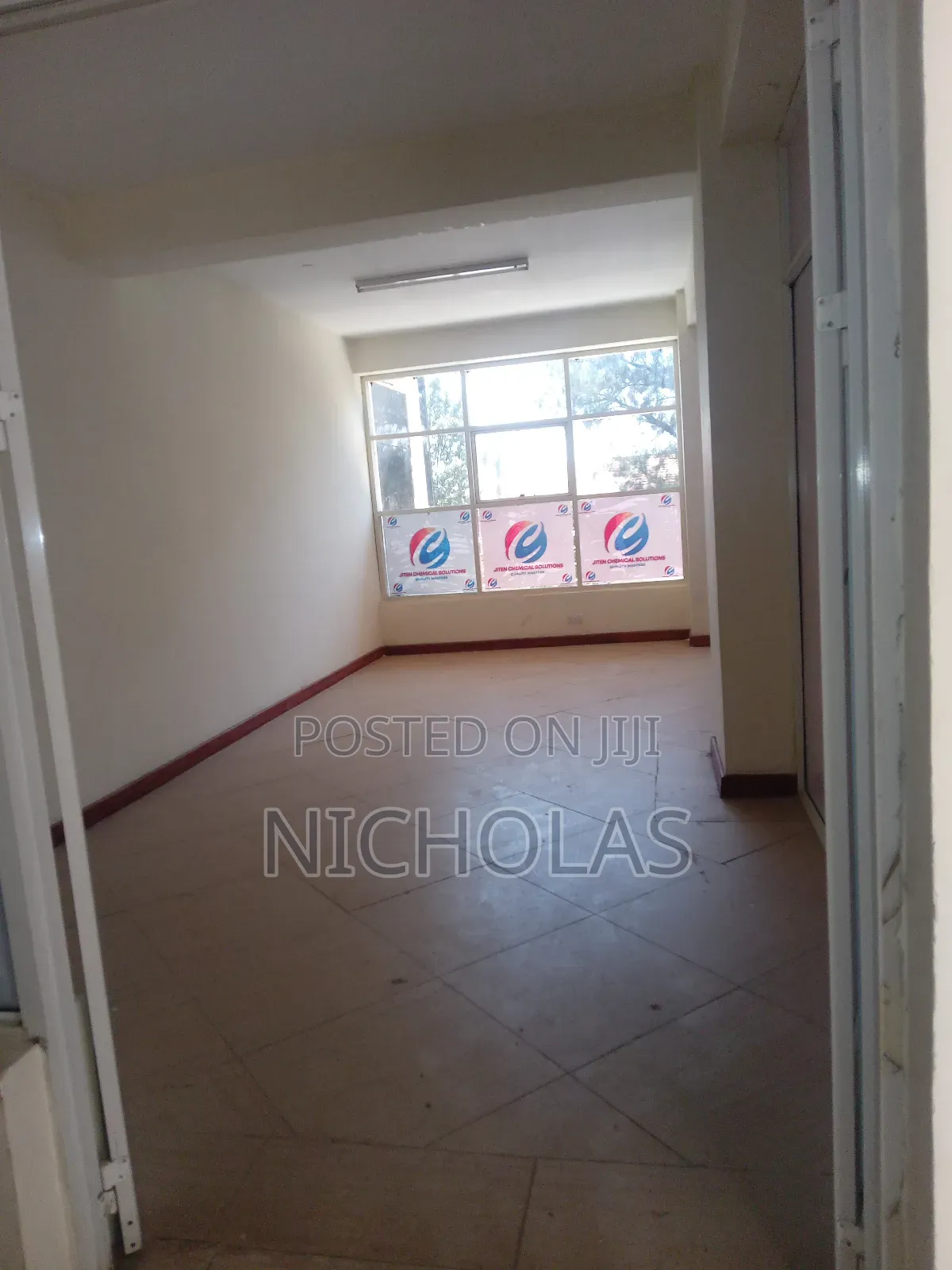 Showrooms, Warehouse and Offices Tolet