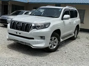 Toyota Land Cruiser Prado 2.8 2019 White
