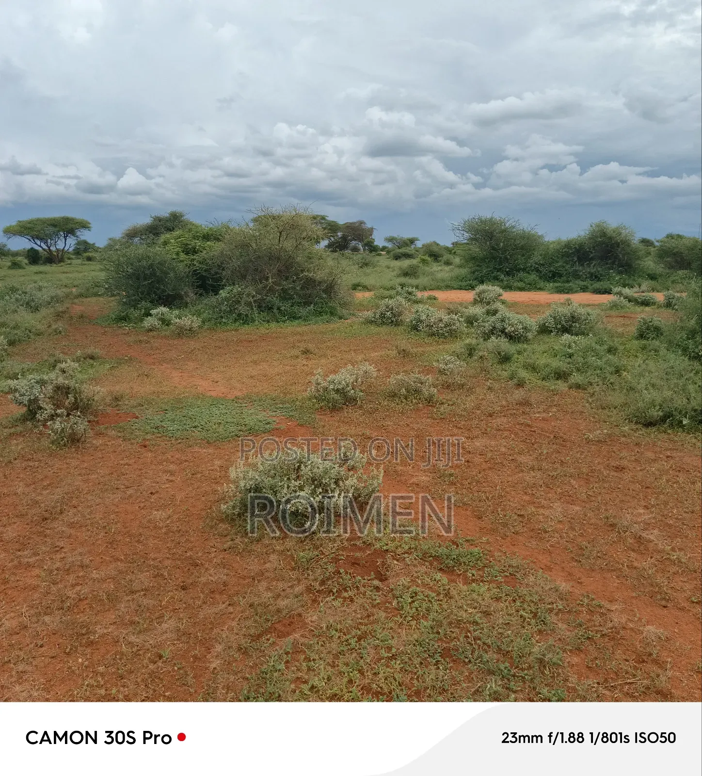 Ekali 5 Kilomita Mbili Kutoka Lami.