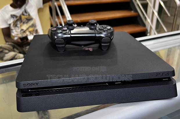 Well Maintained Chipped Ps4 Slim With 10 Games