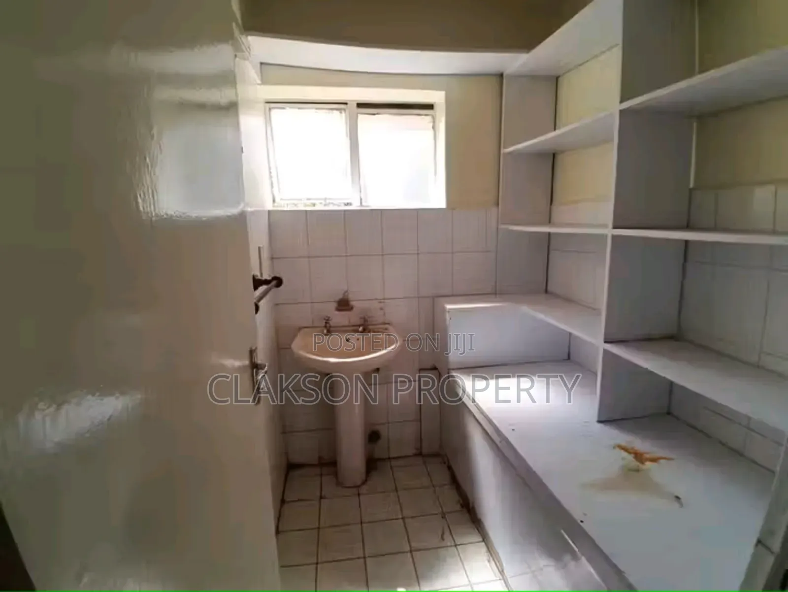 3bdrm Duplex in Upperhill for rent