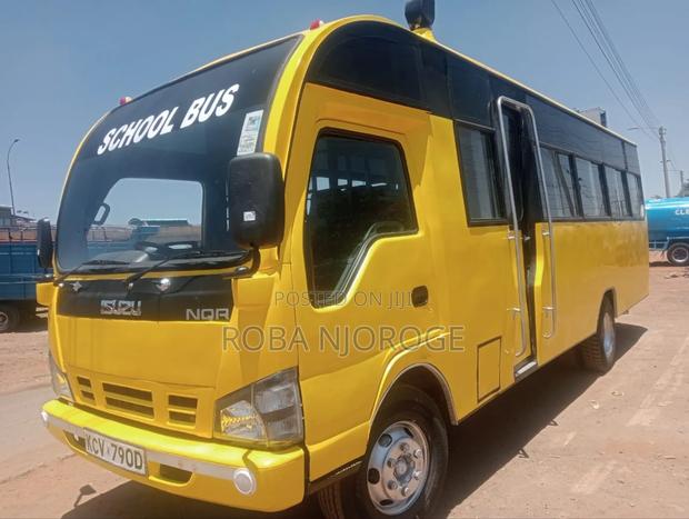 Isuzu NQR 2016 Yellow - thumbnail 2