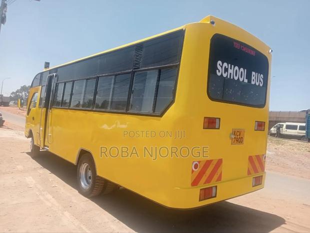 Isuzu NQR 2016 Yellow - thumbnail 4