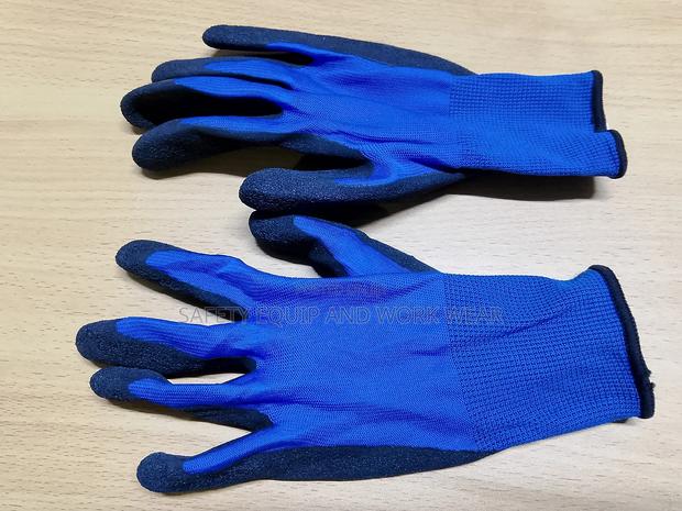 Extra Grip Gloves - main view