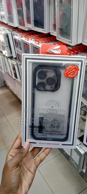 iPhone 15 Pro Max Plating Invisible Lens Stand Case (Black) - thumbnail 2