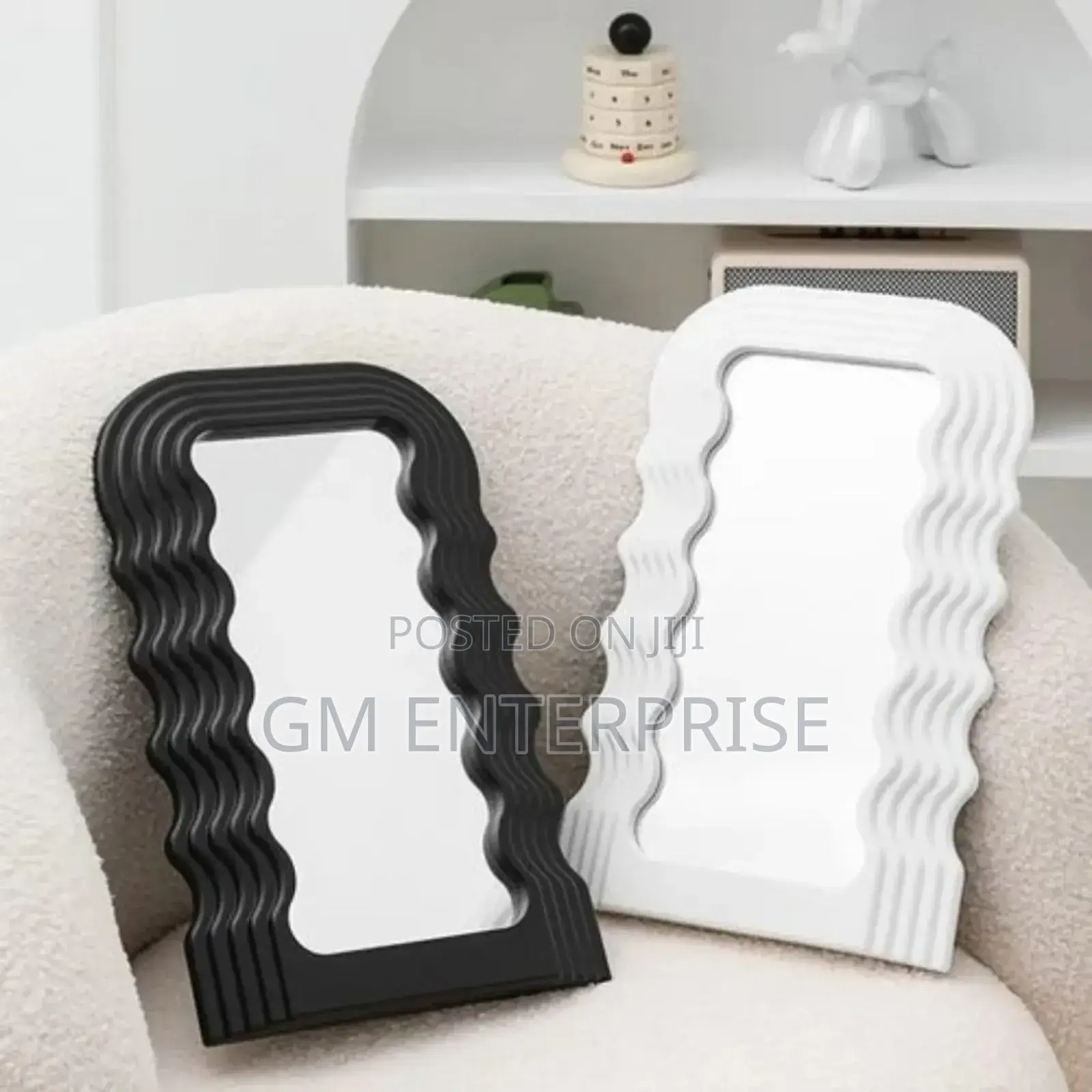 Table Top Wavy Mirror