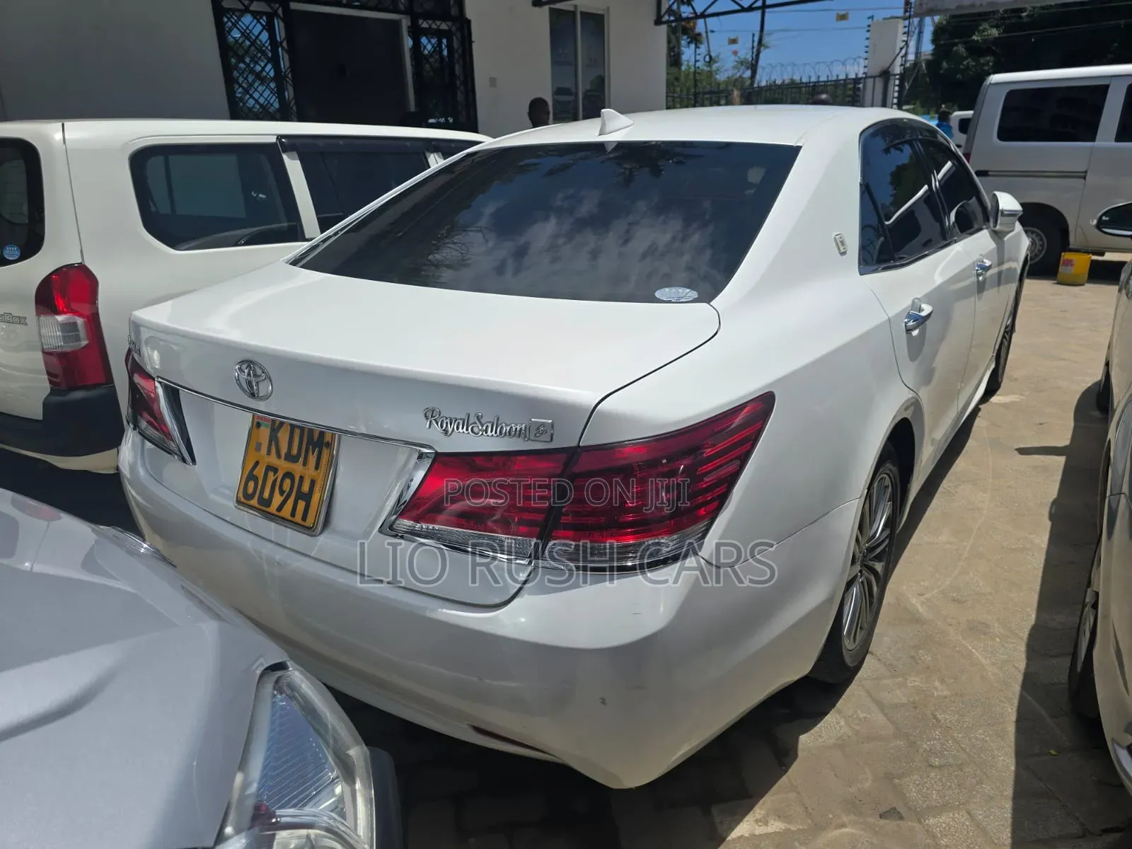 Toyota Crown 2017 White
