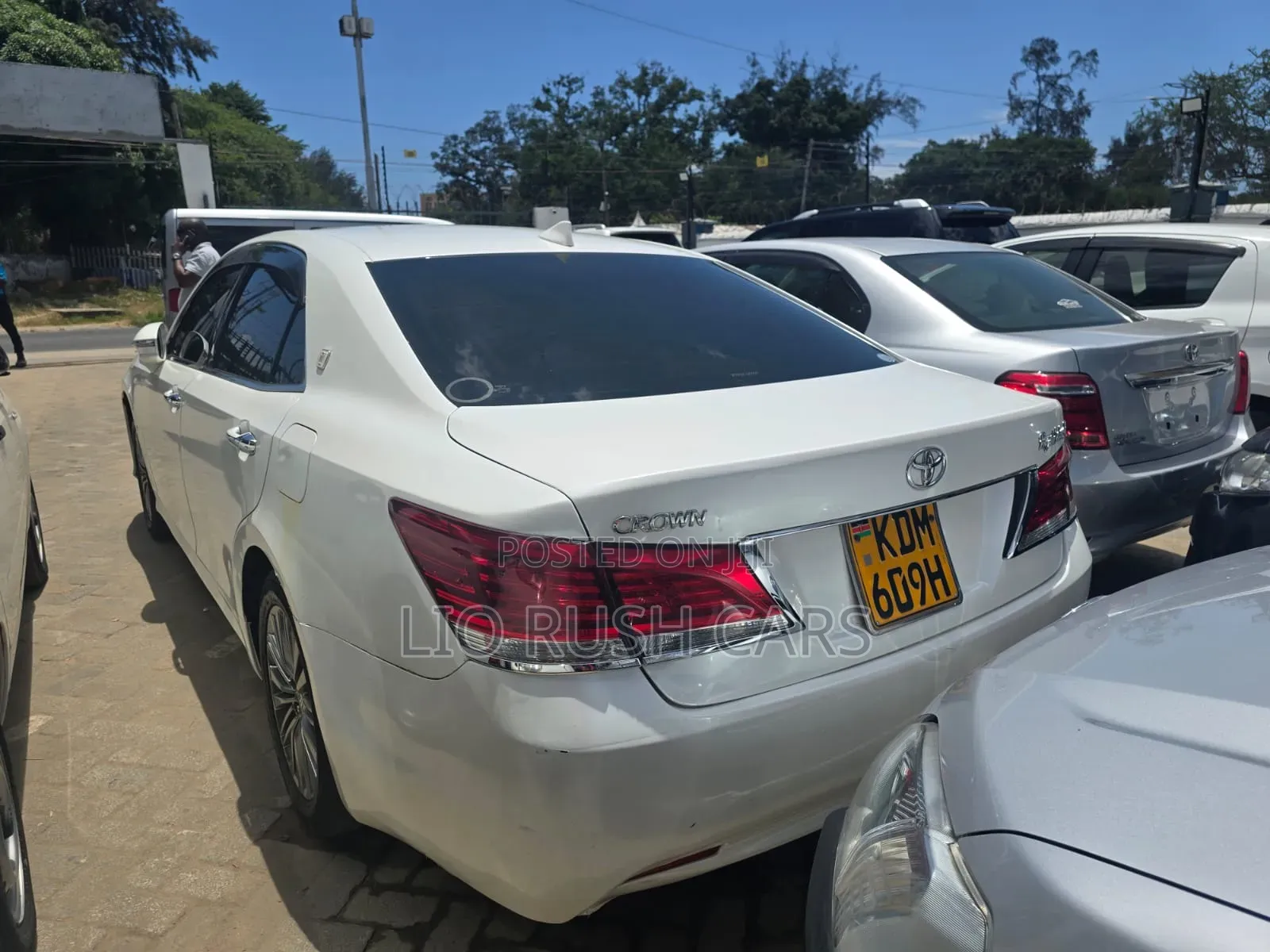 Toyota Crown 2017 White