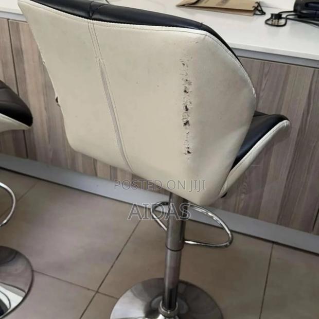 3 Bar Stools - thumbnail 2
