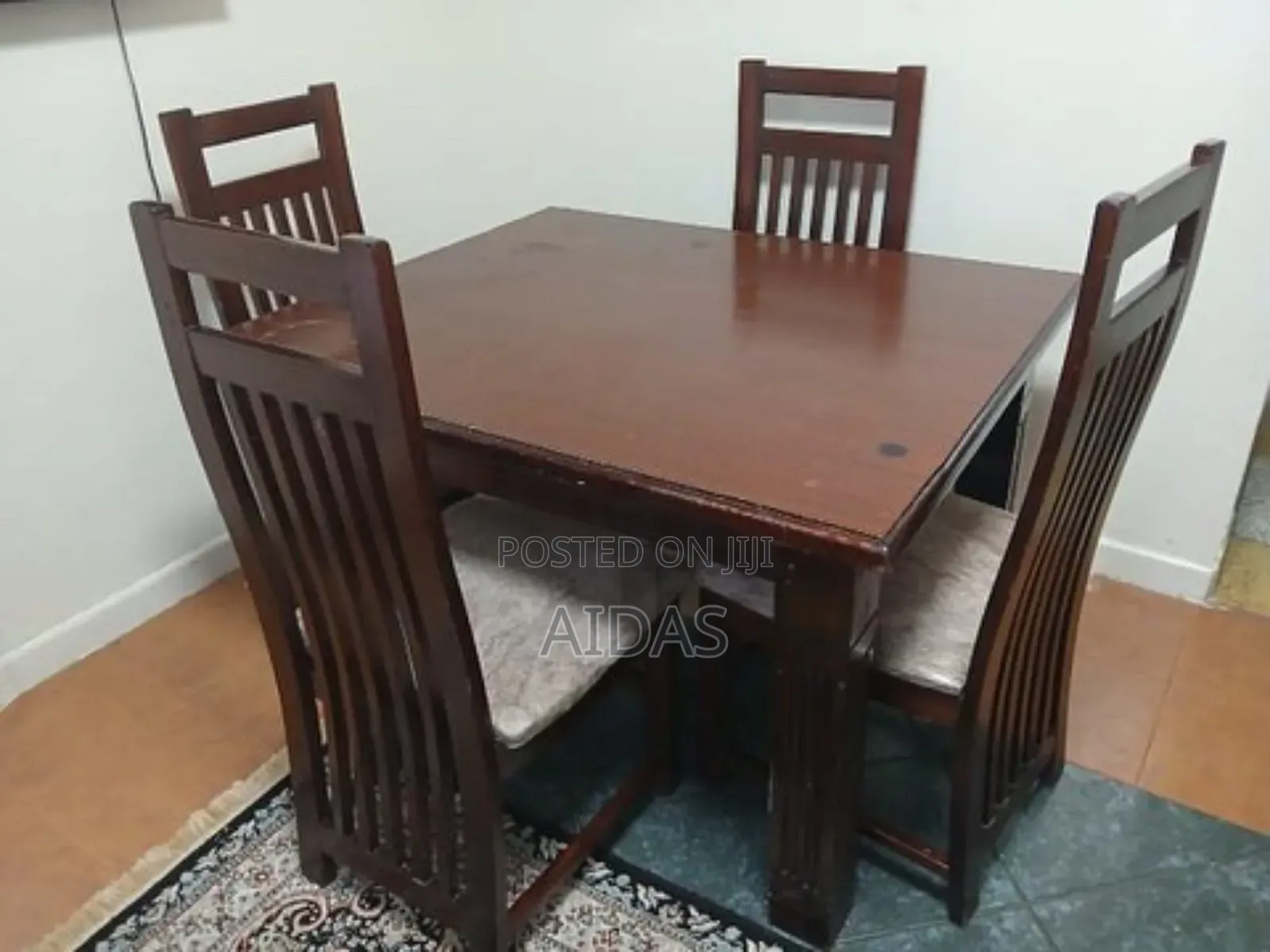 4 Seater Dinning Table Set