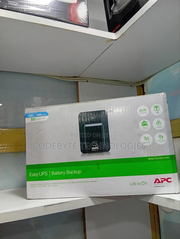 *Apc Back - UPS 230V 700va , Avr Iec Sockets