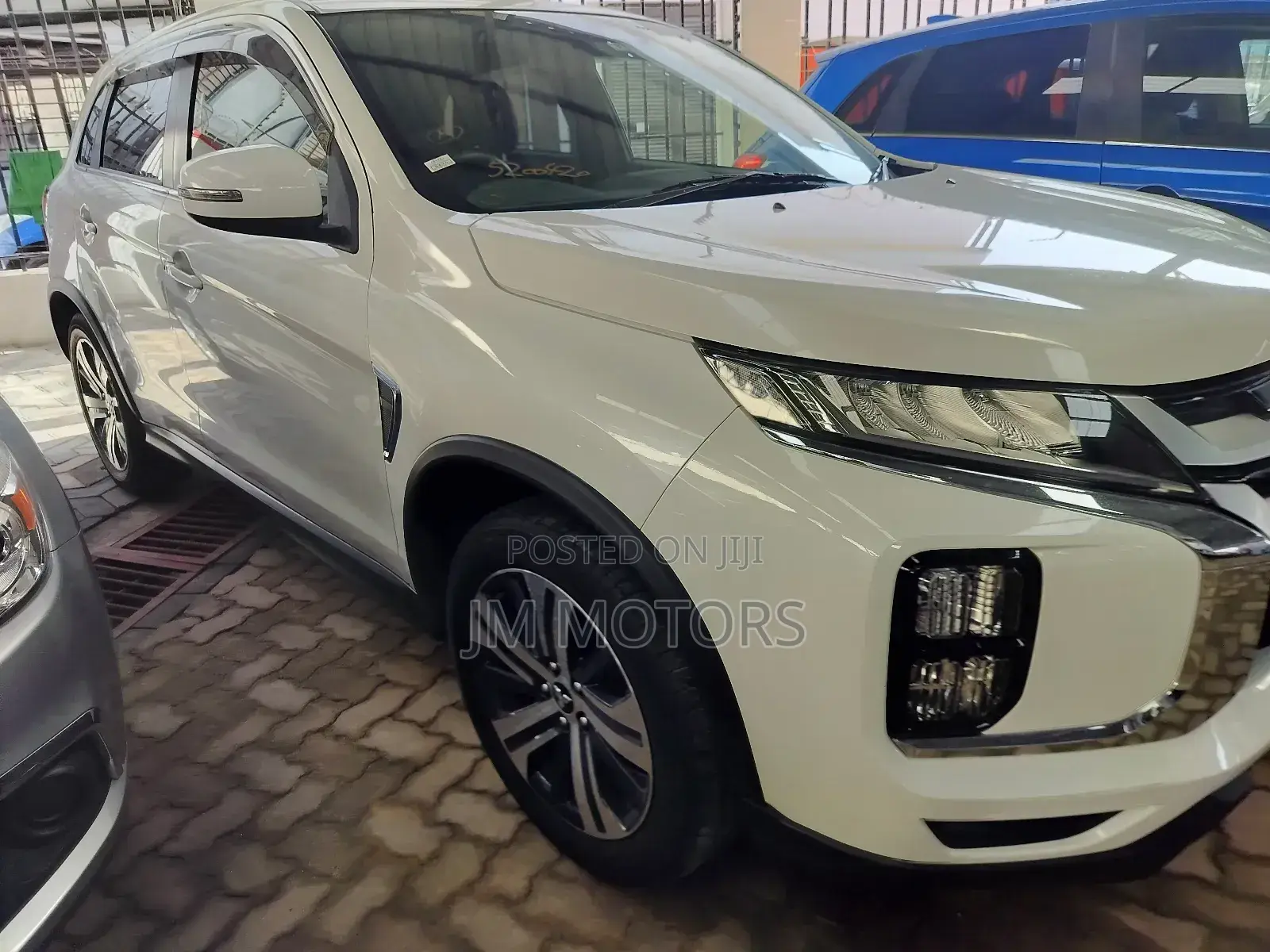 Mitsubishi RVR 2019 White