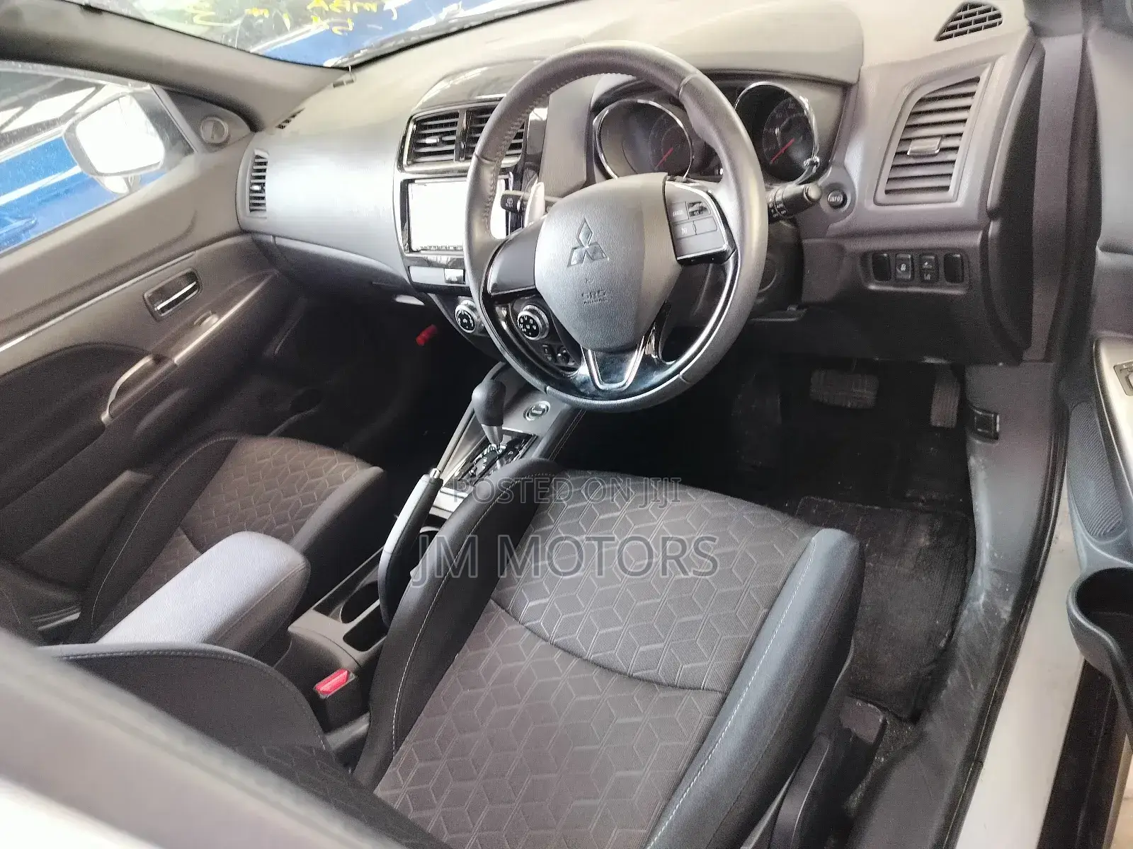 Mitsubishi RVR 2019 White