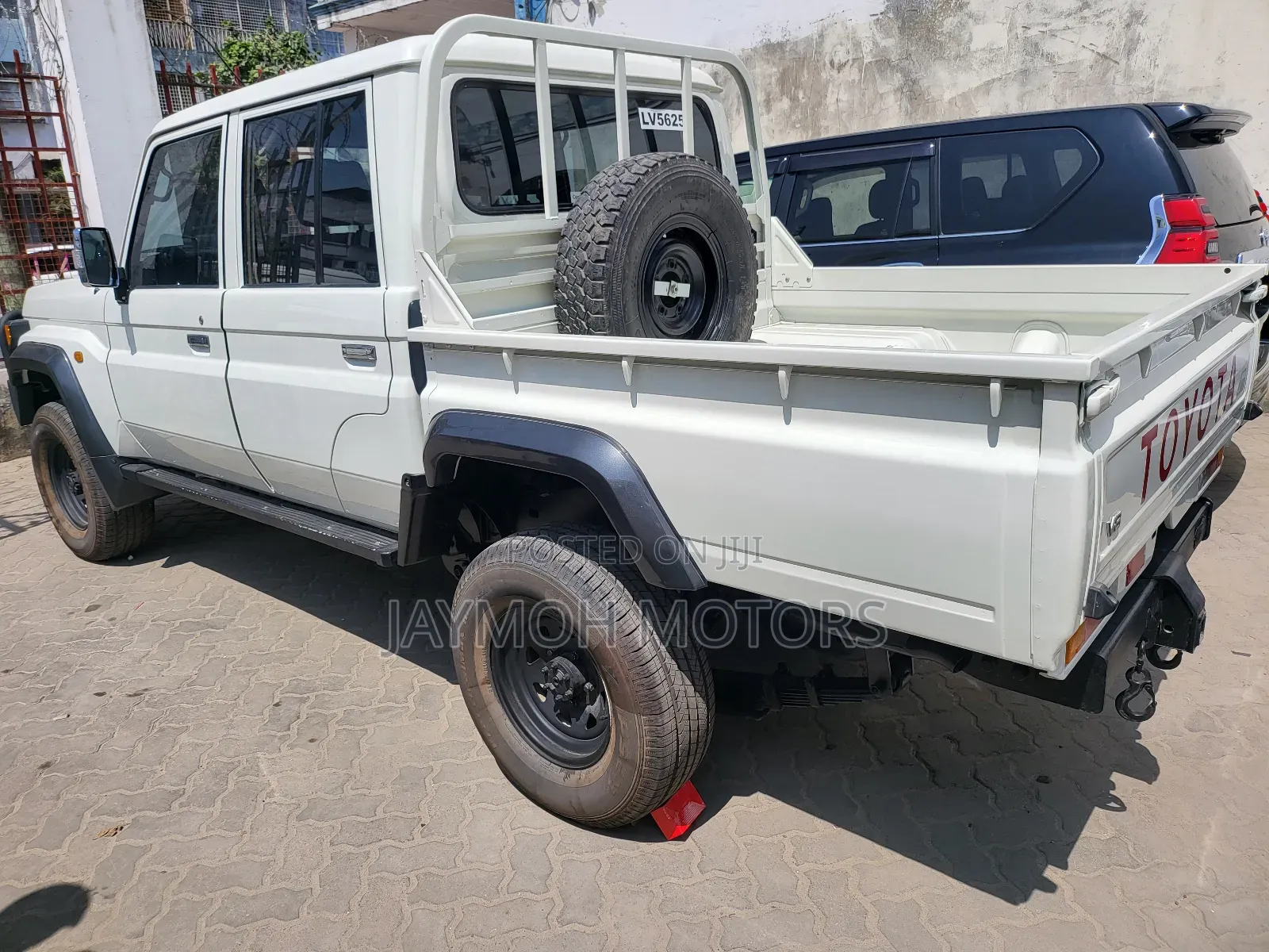 Toyota Land Cruiser 2019 White