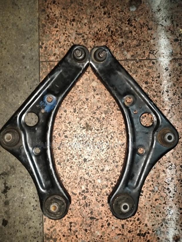 Control Arm Nissan Daiz