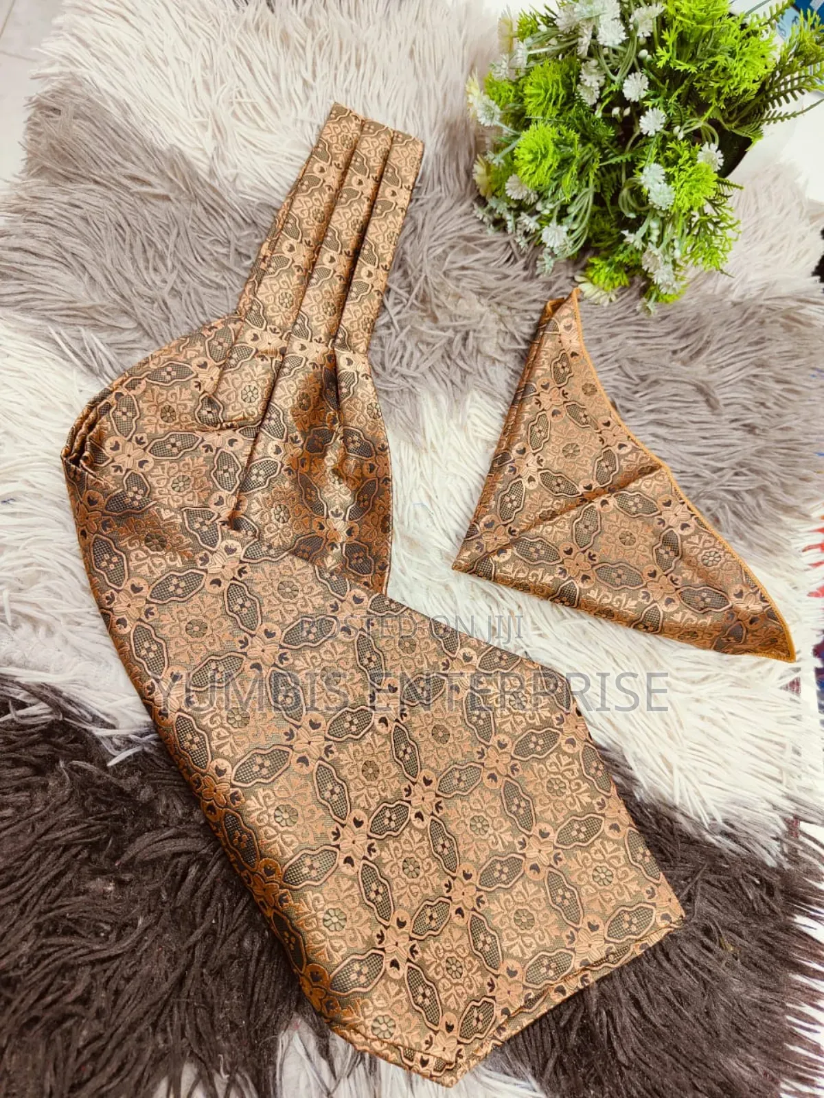 Quality Cravats Scarf With Pocket Square KSH 1000