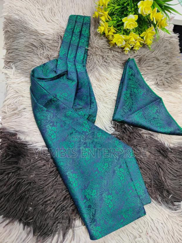 Pocket Square With a Matching Event Cravat --Tie Kes 1000 - thumbnail 2