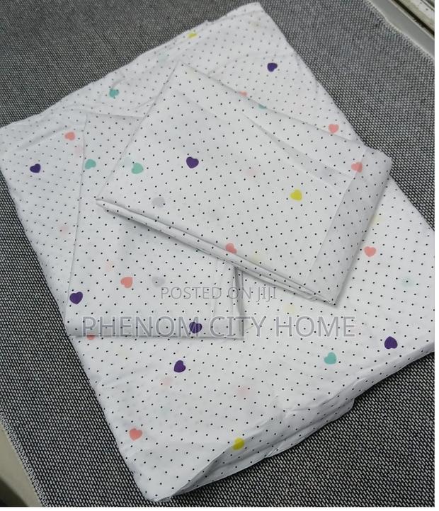 White and Black Flowerered Bedsheet Set - thumbnail 2