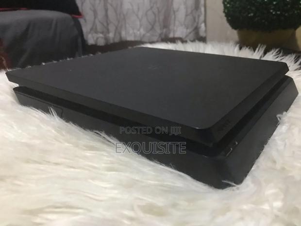 Playstation 4 Slim 500gb( With Receipt) - thumbnail 3