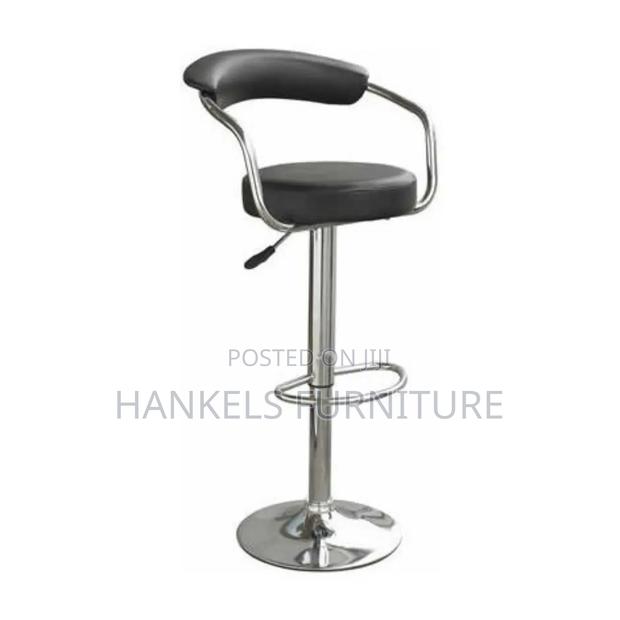Drenzy Height-Adjustable Bar Stool