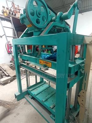 Hollow Solid Block Making Machine - main view