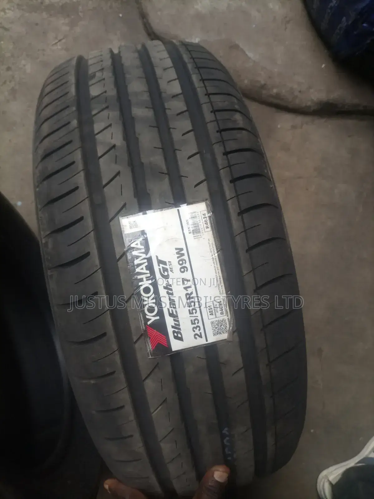 235 /55r17 Yokohama Tyres