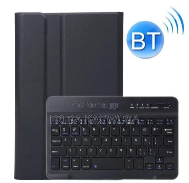 iPad 10th Gen 10.9" Smartkeyboard Flip Case With Pen Slot