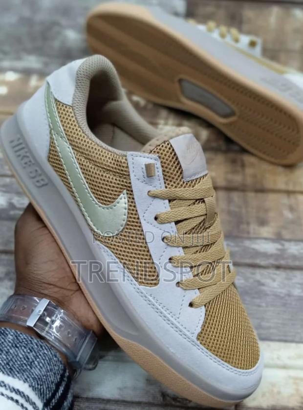 Nike SB Adversary Brown - main view