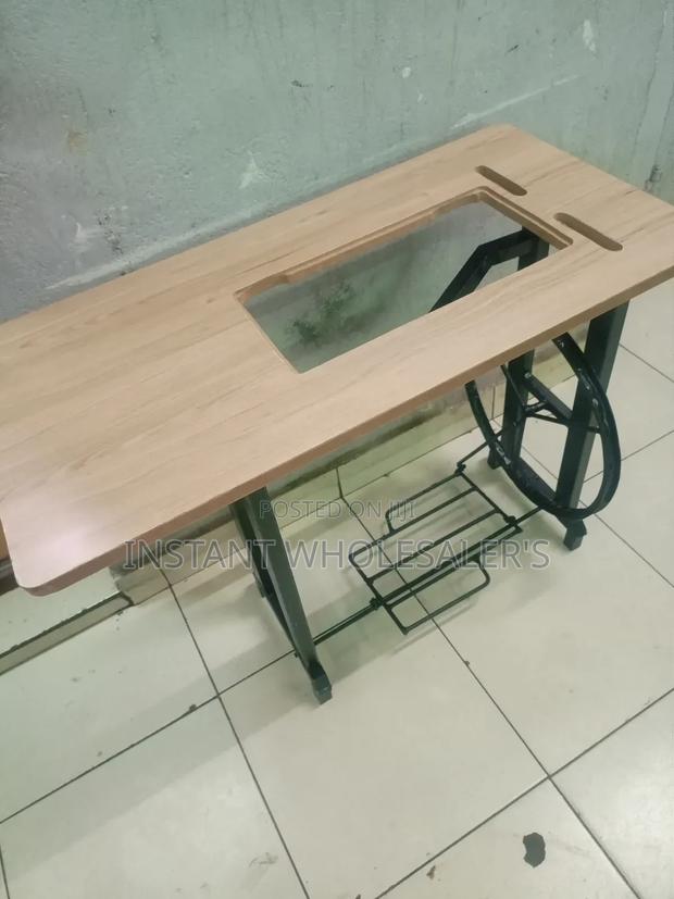 Local Sewing Machine Table