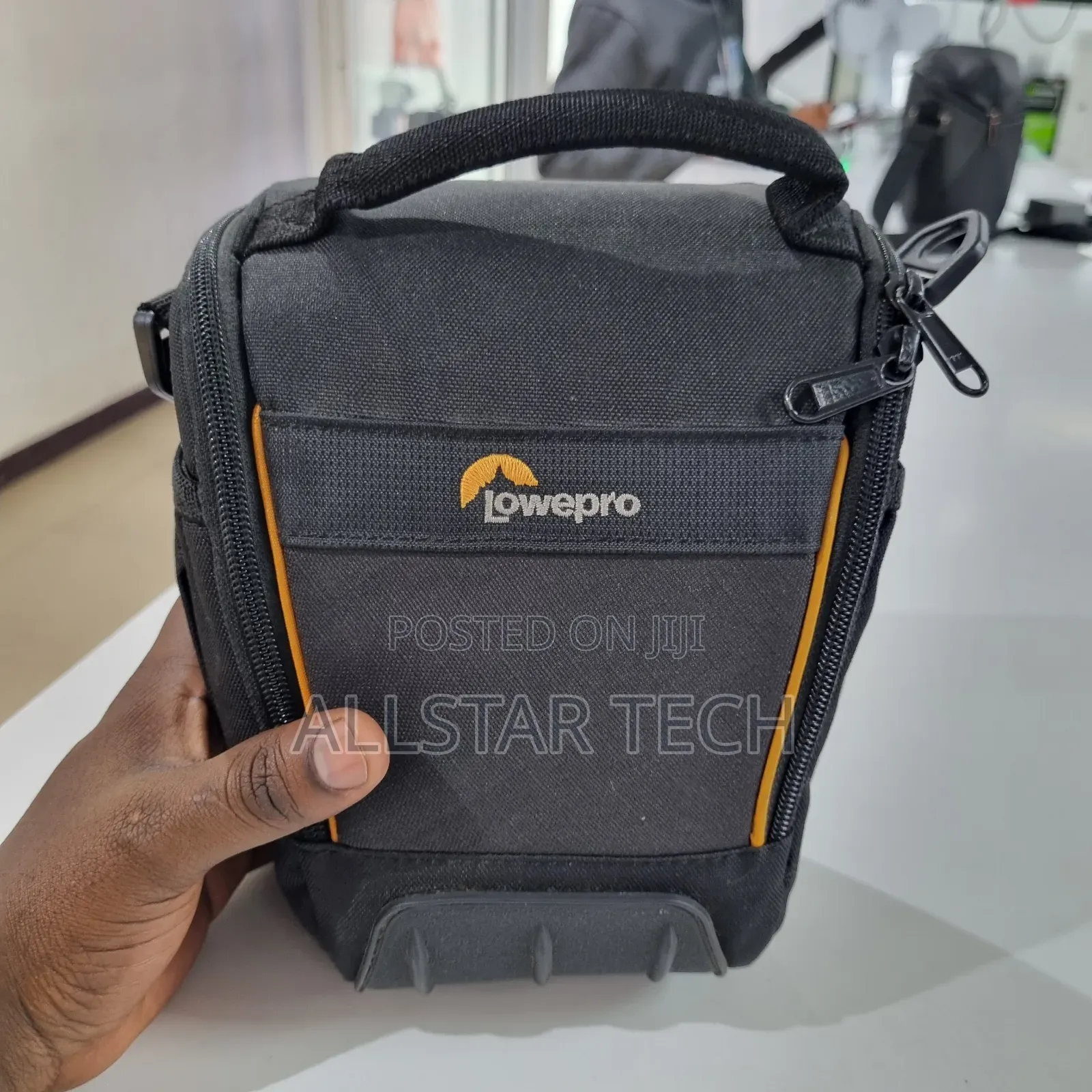 Lowepro Bag for Cyber-Shot, Powershot or Coolpix Cameras
