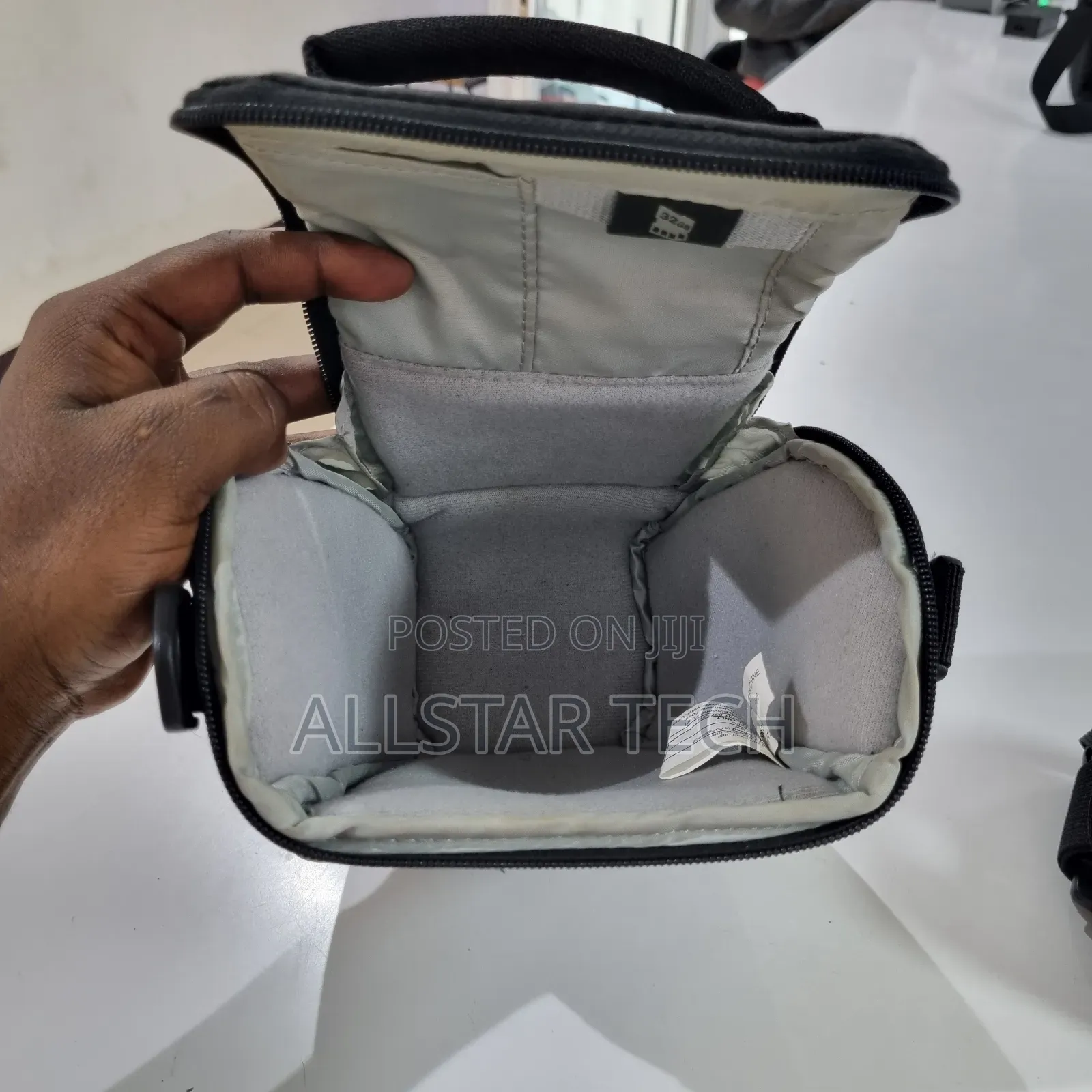 Lowepro Bag for Cyber-Shot, Powershot or Coolpix Cameras