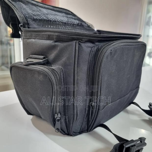 Camera Bag for All Types of DSLR Cameras - thumbnail 3