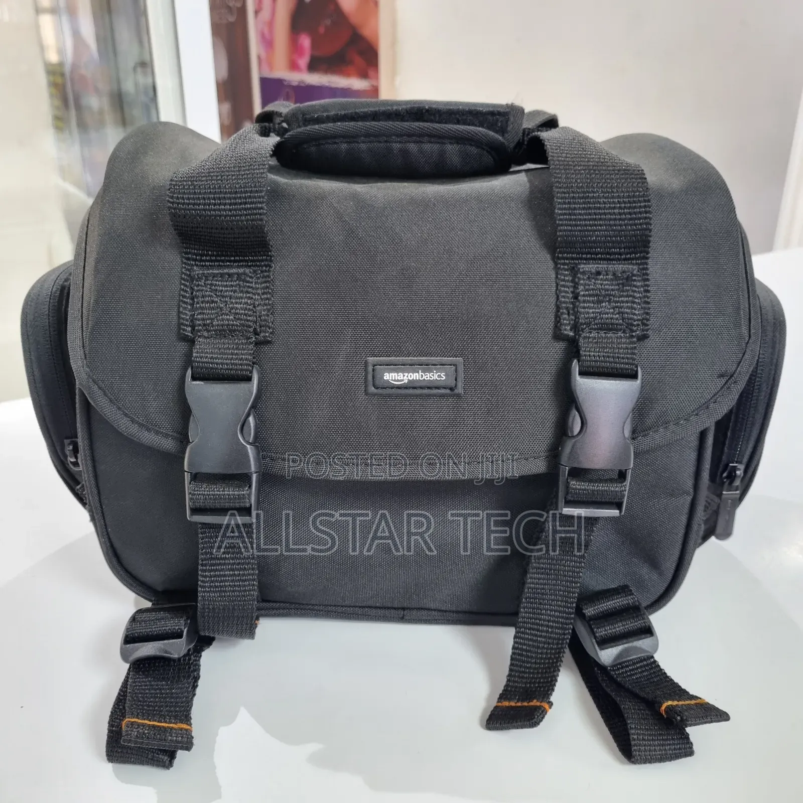 Amazon Basic Camera Bag for Heavy-Duty Cameras