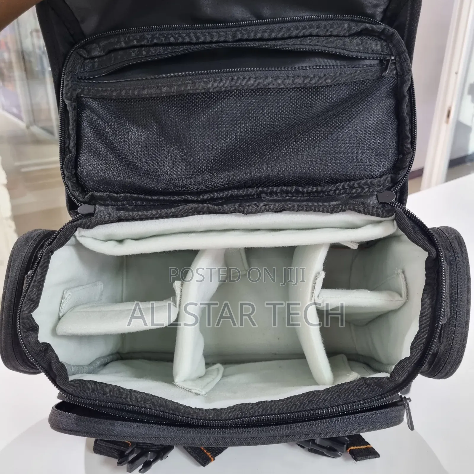 Amazon Basic Camera Bag for Heavy-Duty Cameras