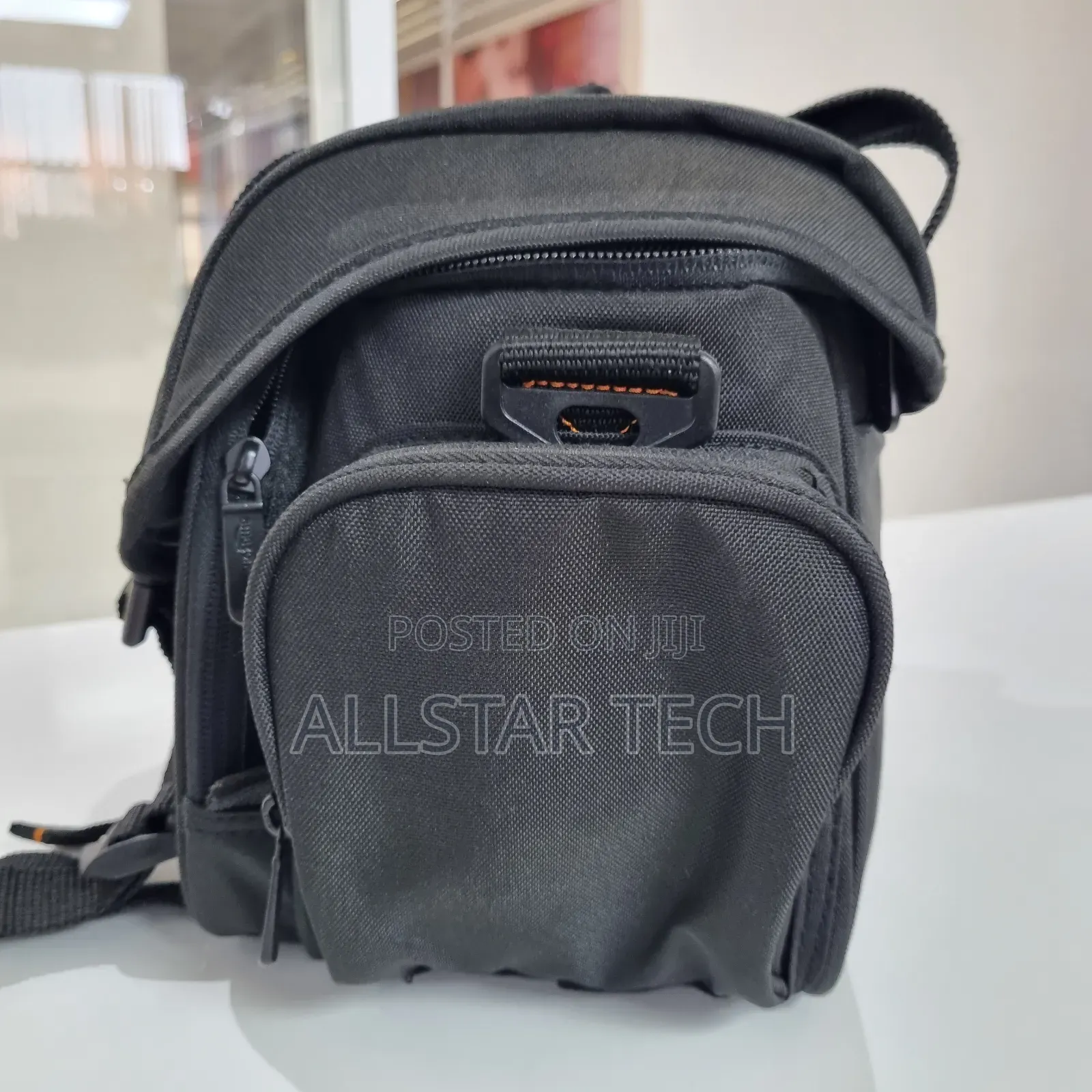 Amazon Basic Camera Bag for Heavy-Duty Cameras