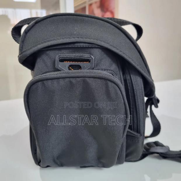 Amazon Basic Camera Bag for Heavy-Duty Cameras - thumbnail 6