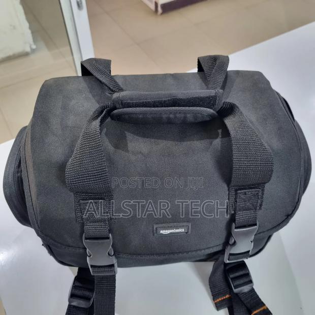 Amazon Basic Camera Bag for Heavy-Duty Cameras - thumbnail 7