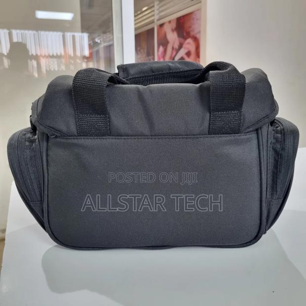 Amazon Basic Camera Bag for Heavy-Duty Cameras - thumbnail 8