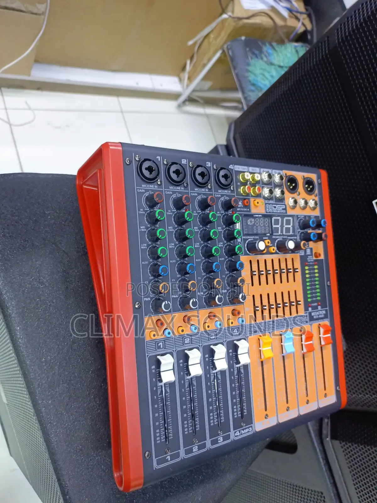 4 Channels Powered Megatron