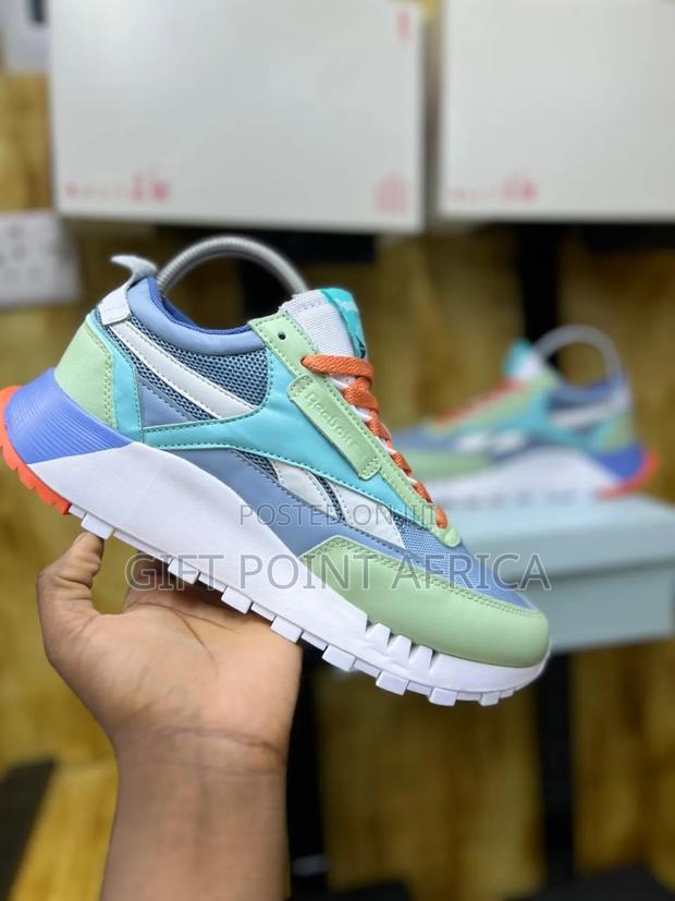 Reebok Classic Unisex Sneakers - main view