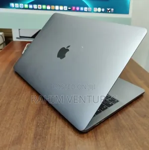 Laptop Apple MacBook Pro 2018 16GB Intel Core i7 SSD 256GB