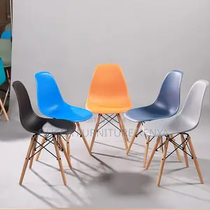 Home Chairs: Innovative Eames Decor Plastic Coffee Chair