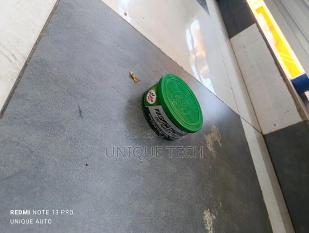 Turtle Wax Polishing Compound: Smooth, Glossy Finish