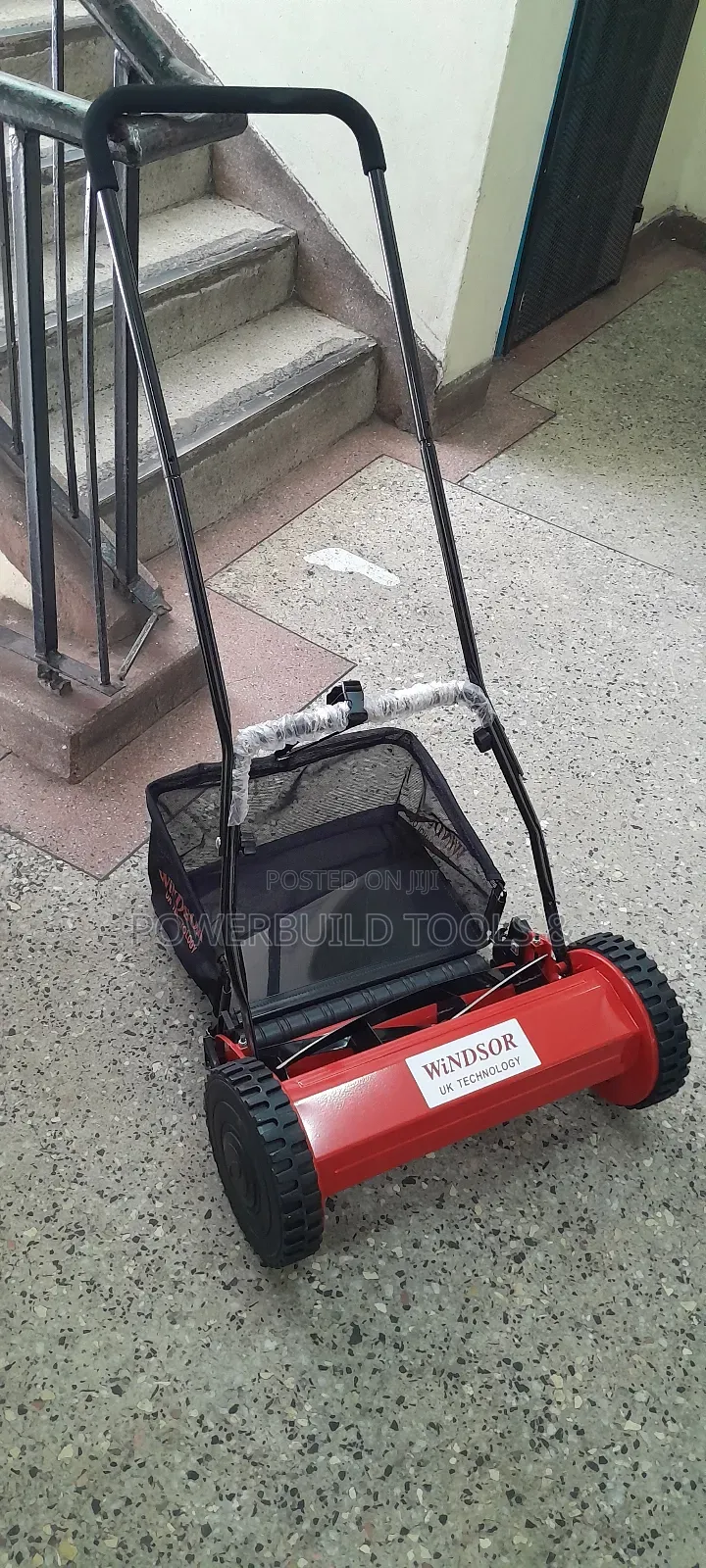 Windsor UK 16" Lawnmower With Dust Collector