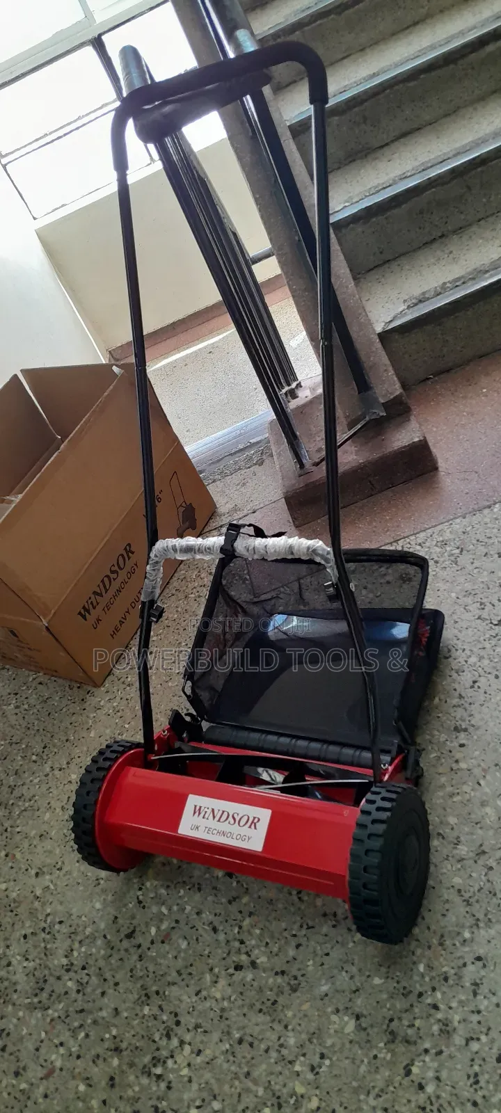 Windsor UK 16" Lawnmower With Dust Collector