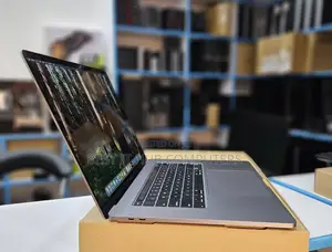 Laptop Apple MacBook Pro 2019 16GB Intel Core i7 SSD 256GB